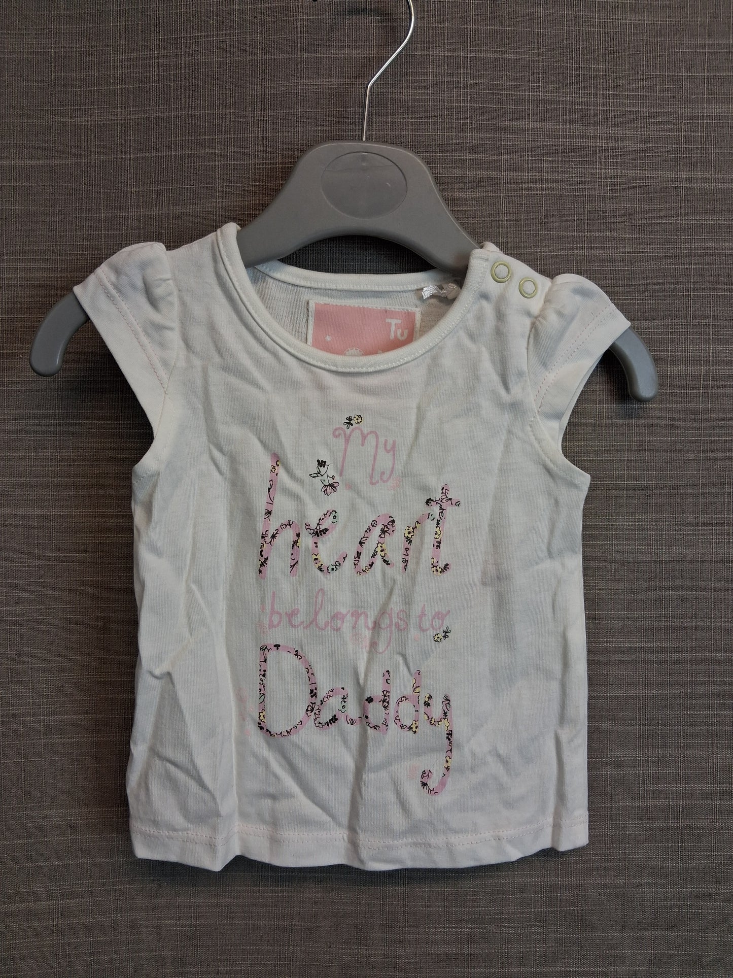 TU Girls "My heart belongs to Daddy" White T-Shirt Age 0-3 Months New