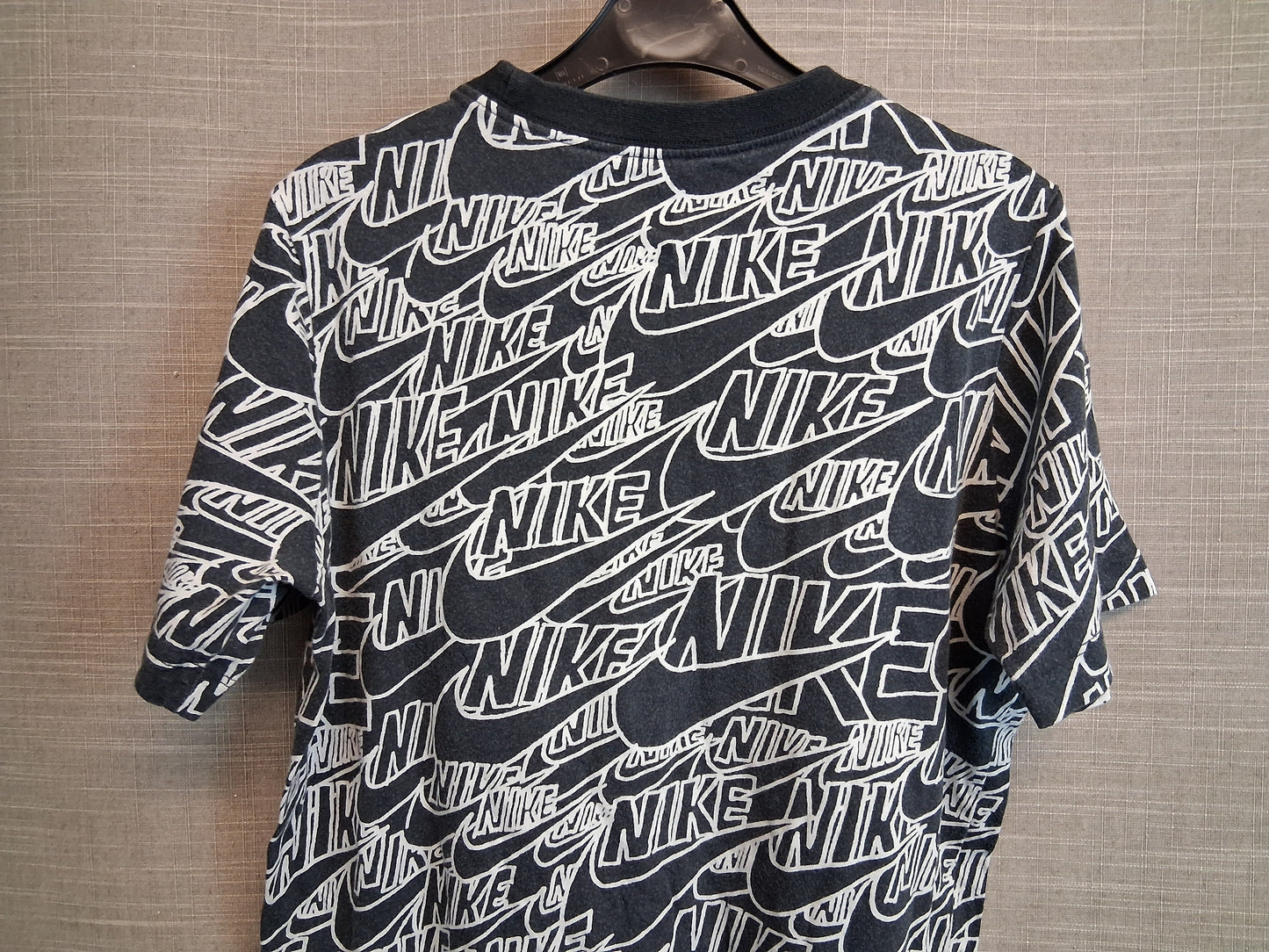 Nike Boys Spellout T-Shirt Age 11-12 Years Black & White