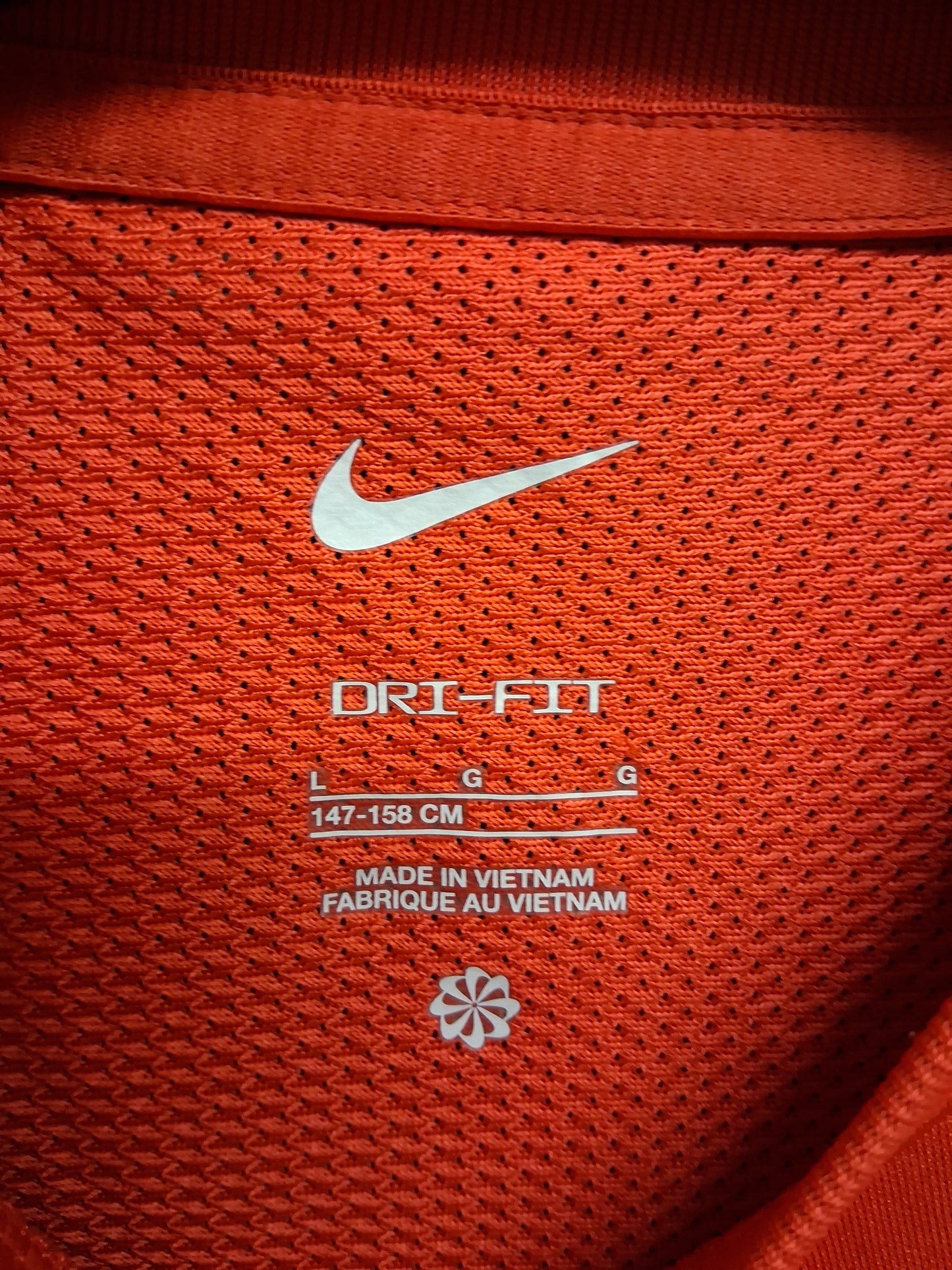 Nike Boys Red Black Short Sleeve  T-Shirt Age 11-12 Years