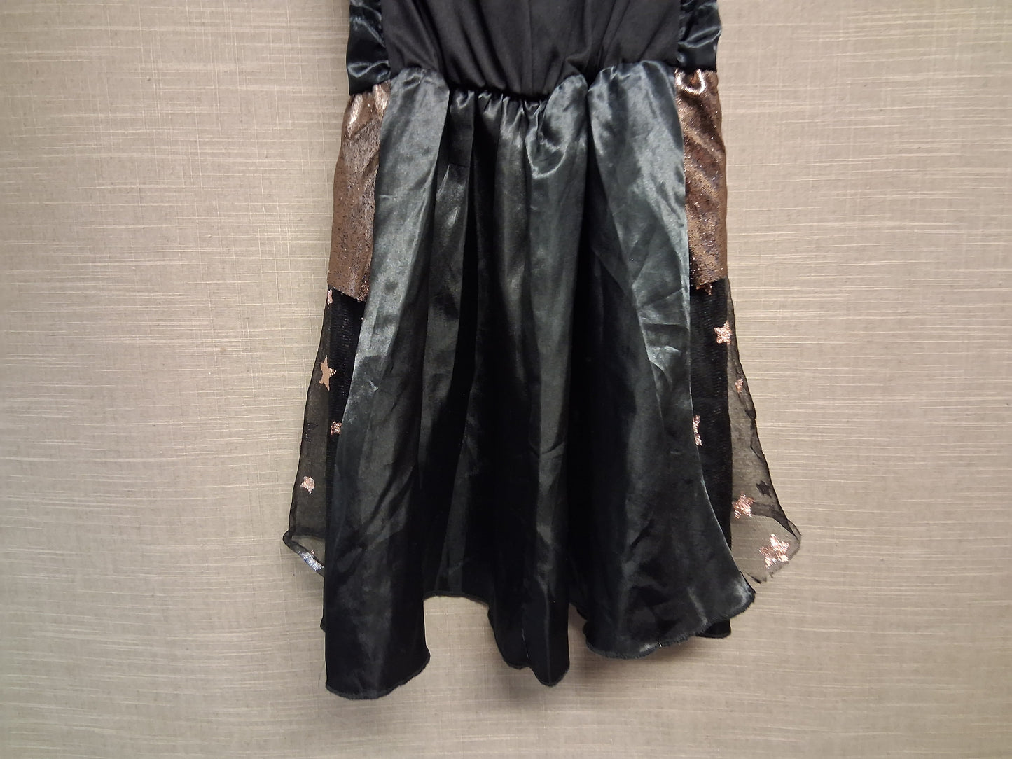 B&M Girls Black Short Sleeve Witches Costume Age 9-10 Years