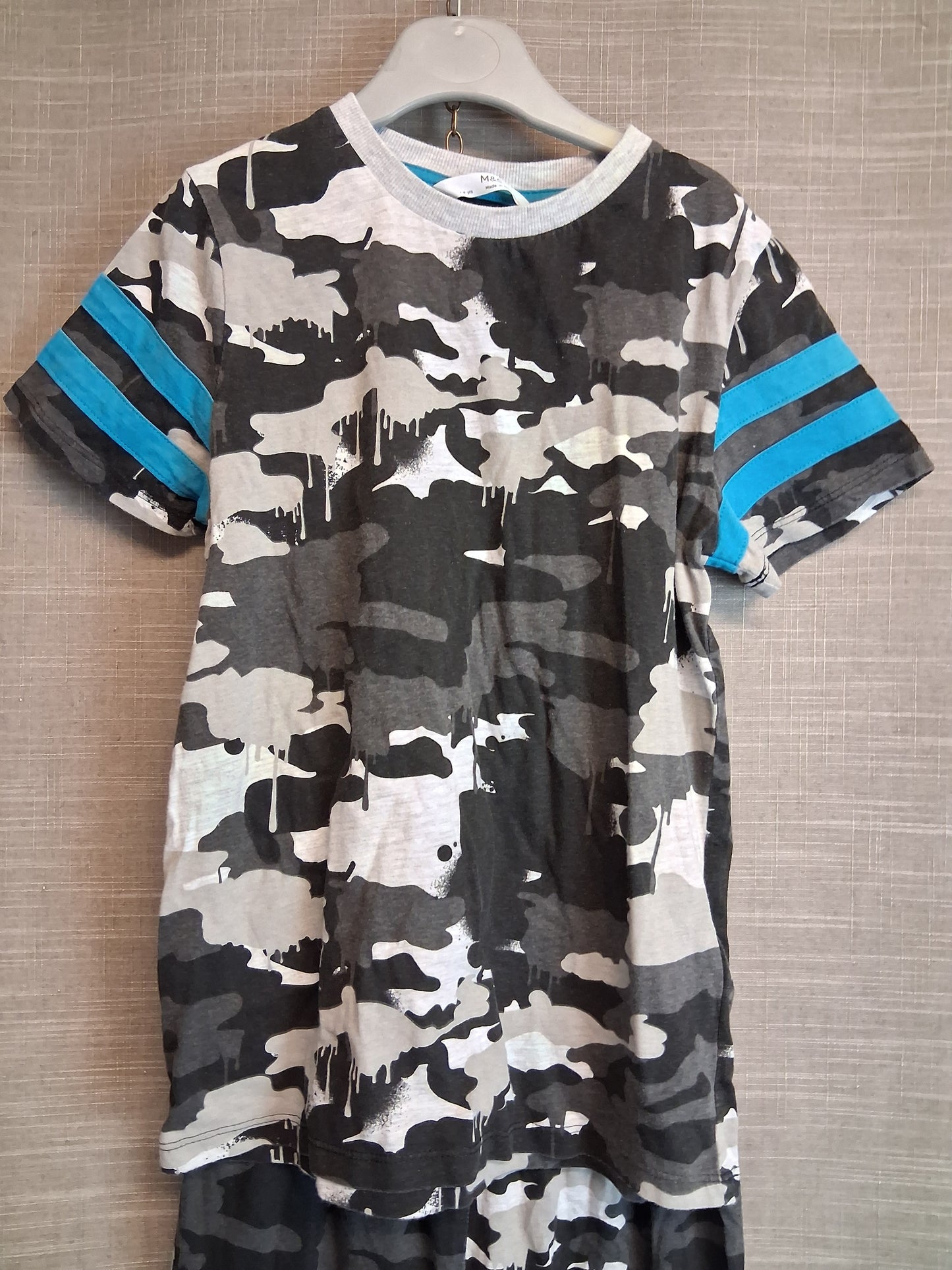 Marks and Spencer Pyjamas PJs 2 Piece Set Grey Camouflage T-Shirt Shorts Age 7-8 Years