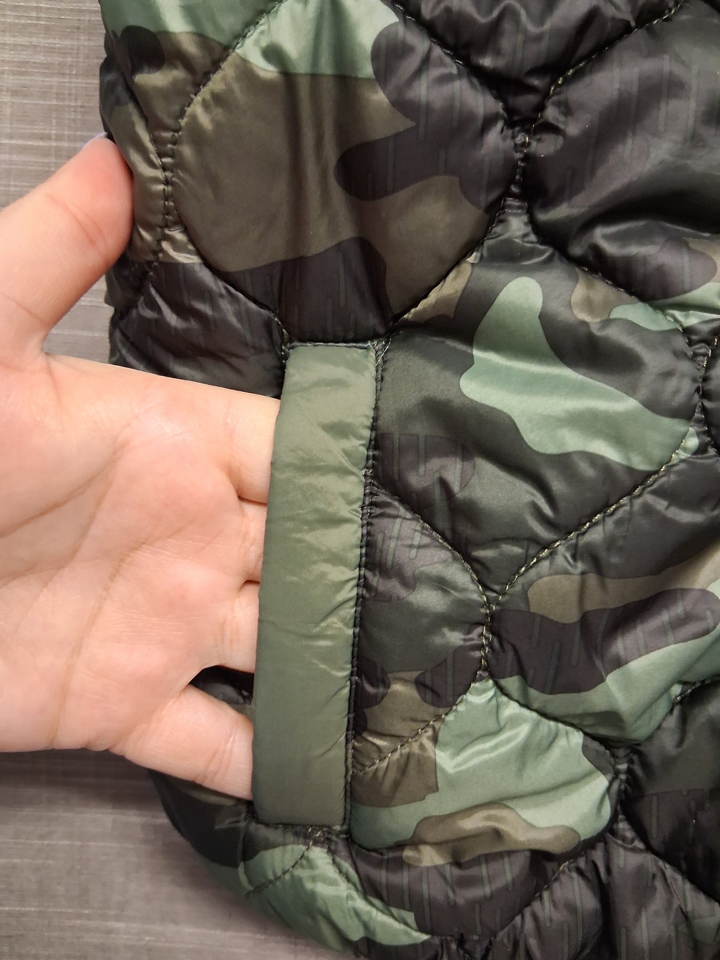 Marks & Spencer Boys Green Camouflage Lightly Padded Bodywarmer Gilet Age 3-4 Years