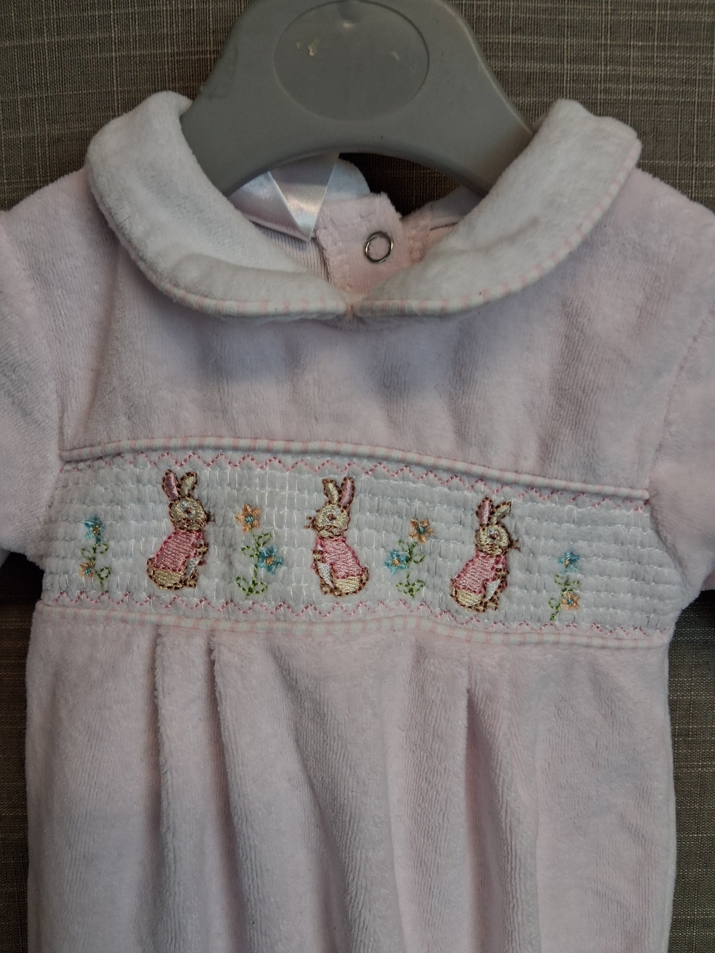 Just to Cute Girls Sleepsuit Romper Embroidered Bunnies Pale Pink Velour Age Newborn