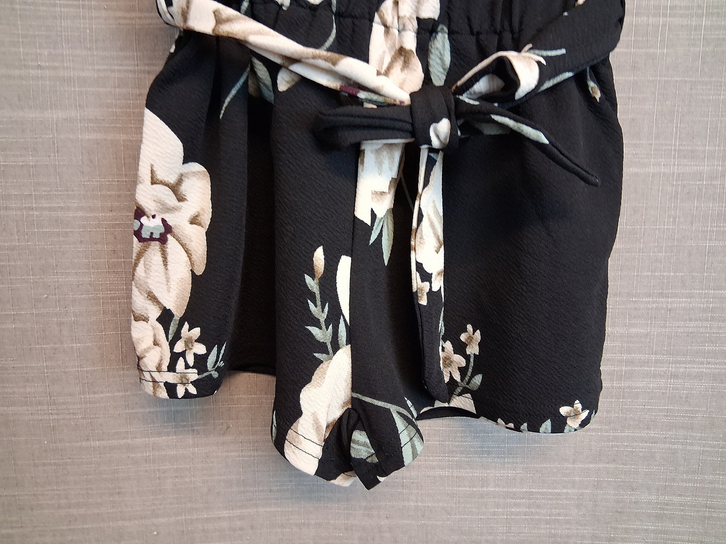 Shein Girls Black Floral Paperbag Shorts with Belt Age 7 Years