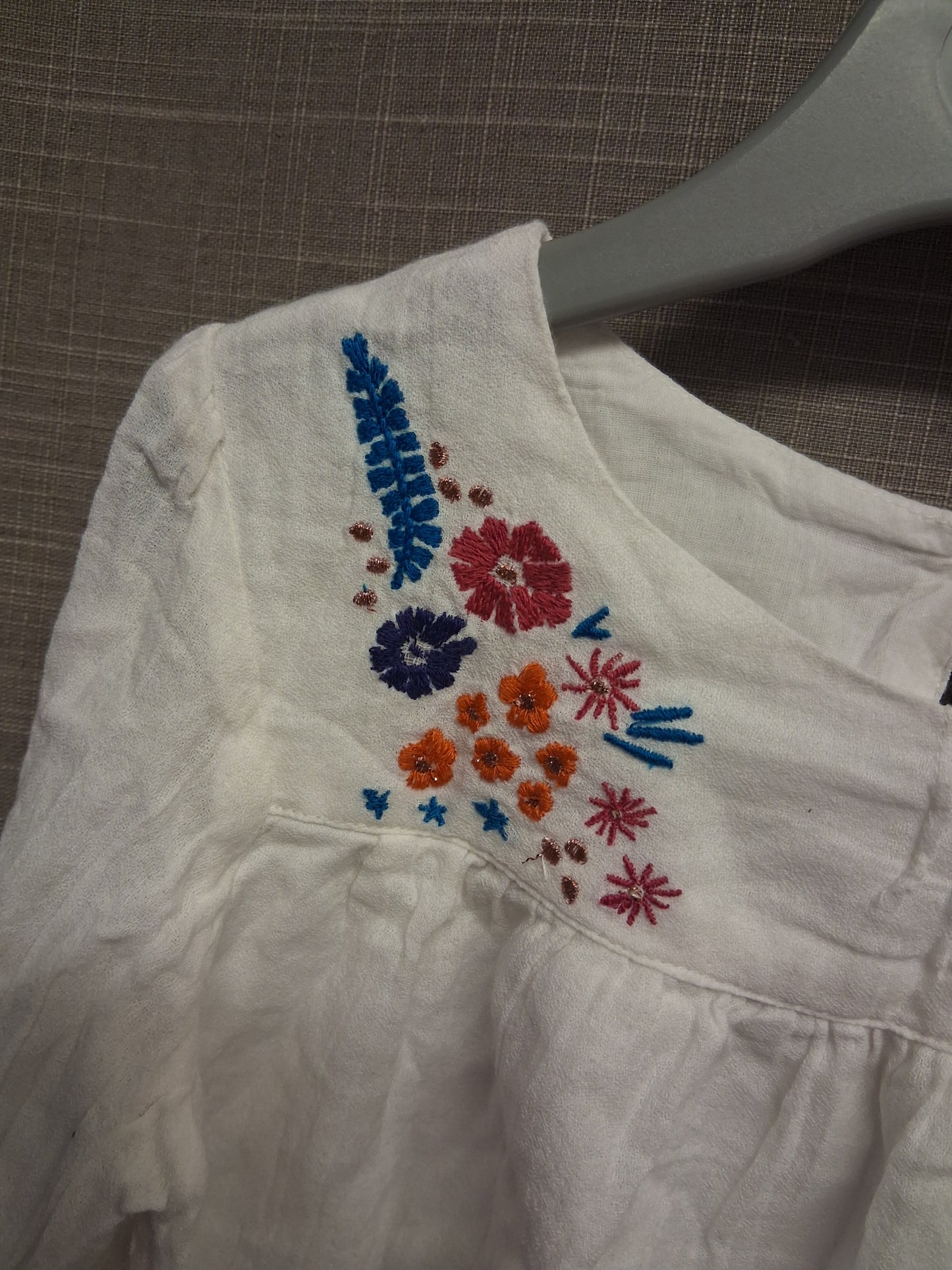 John Lewis Girls White Embroidered Floral Long Sleeve Top Age 4-5 Years