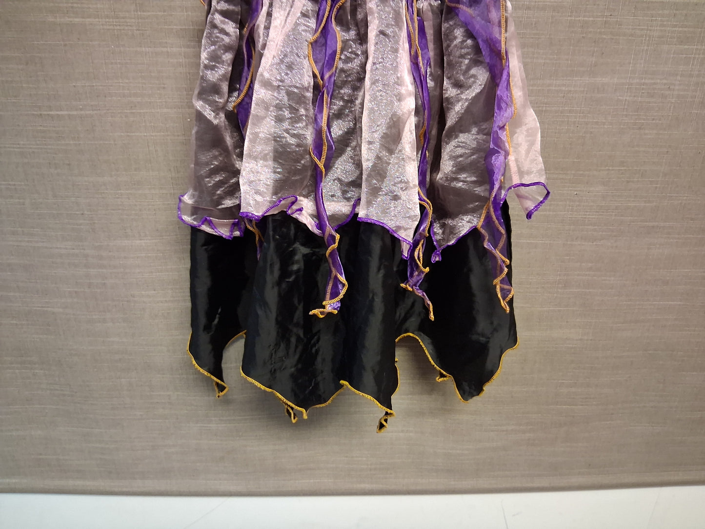 H&M Girls Halloween Witch Costume Purple and Black Age 6-8 Years