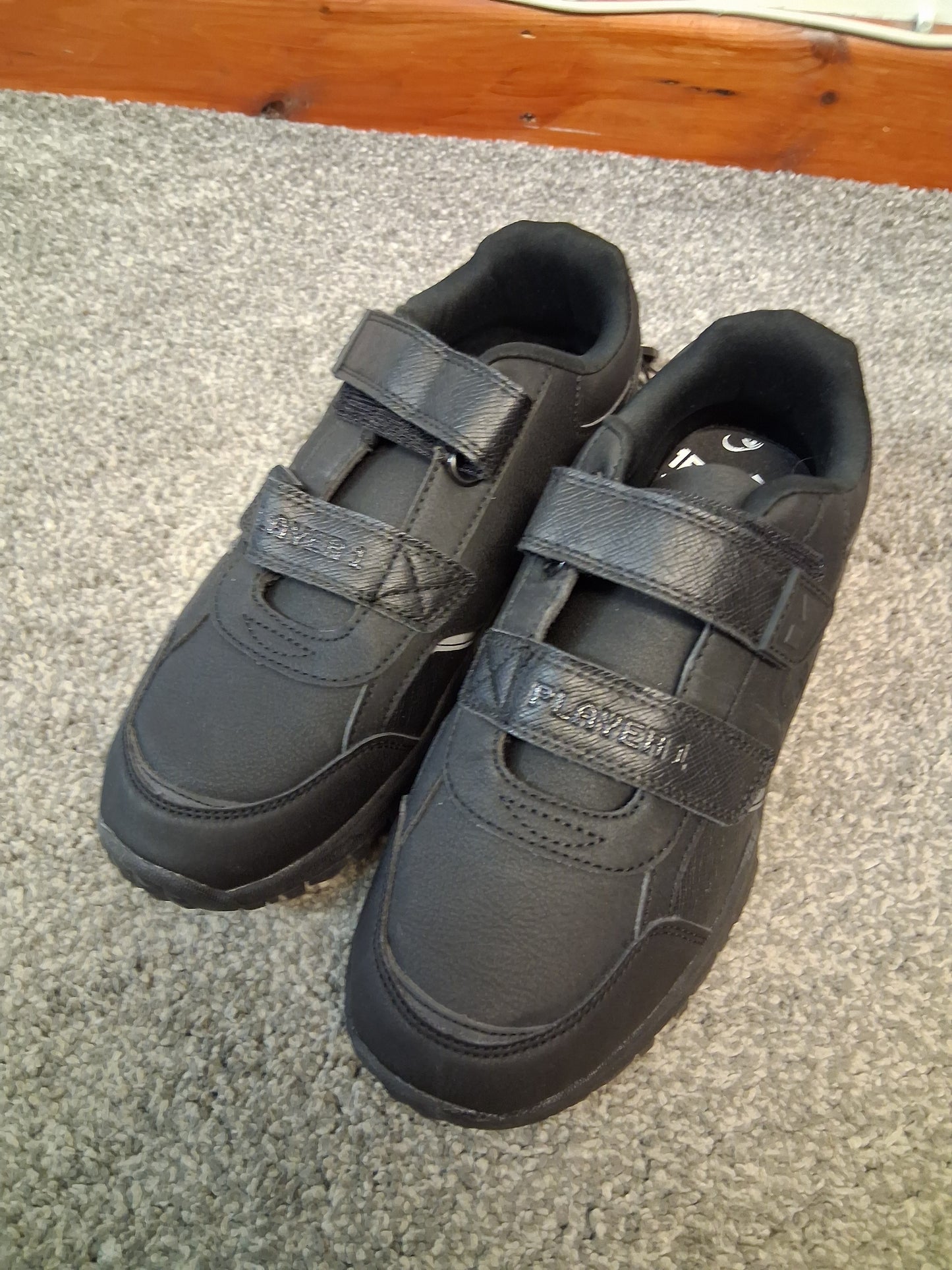 F&F Black Faux Leather Double Strap School Shoes Size 5 NEW with Keyring