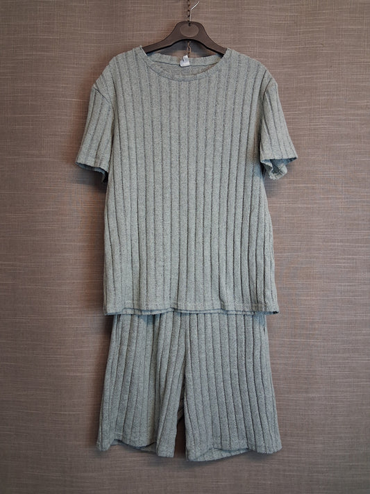 Shein Girls Green 2 Piece Outfit Shorts And T-Shirt Loungewear Age 11-12 Years