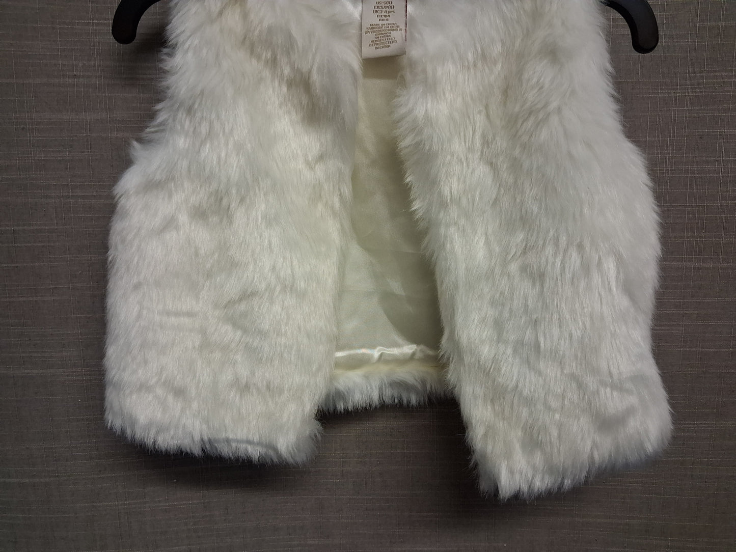 Cynthia Rowley Girls Faux Fur Bodywarmer Gilet Cream Age 3-4 Years