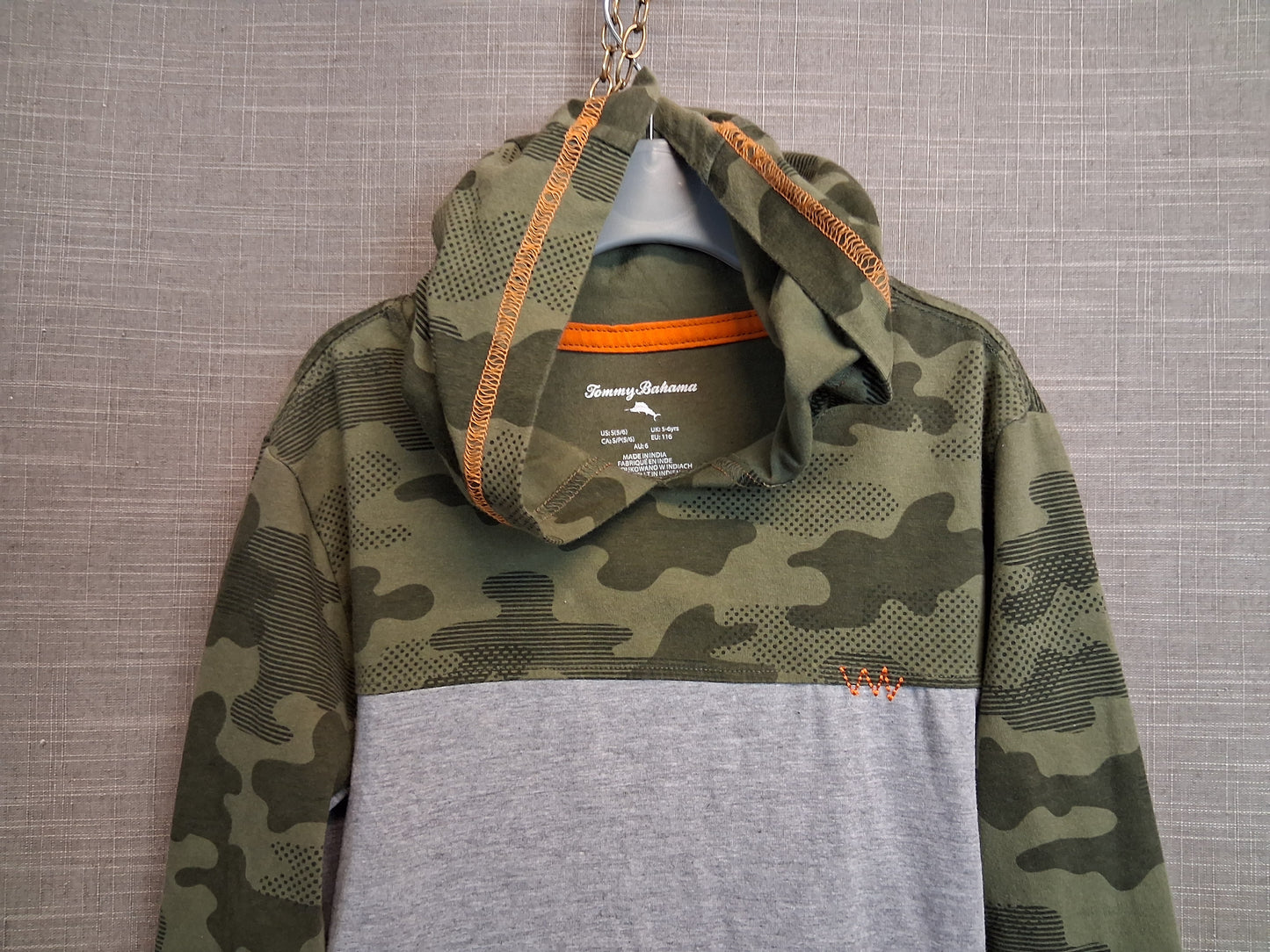 Tommy Bahamas Boys Long Sleeve T-Shirt With Hood Age 5-6 Years Camouflage