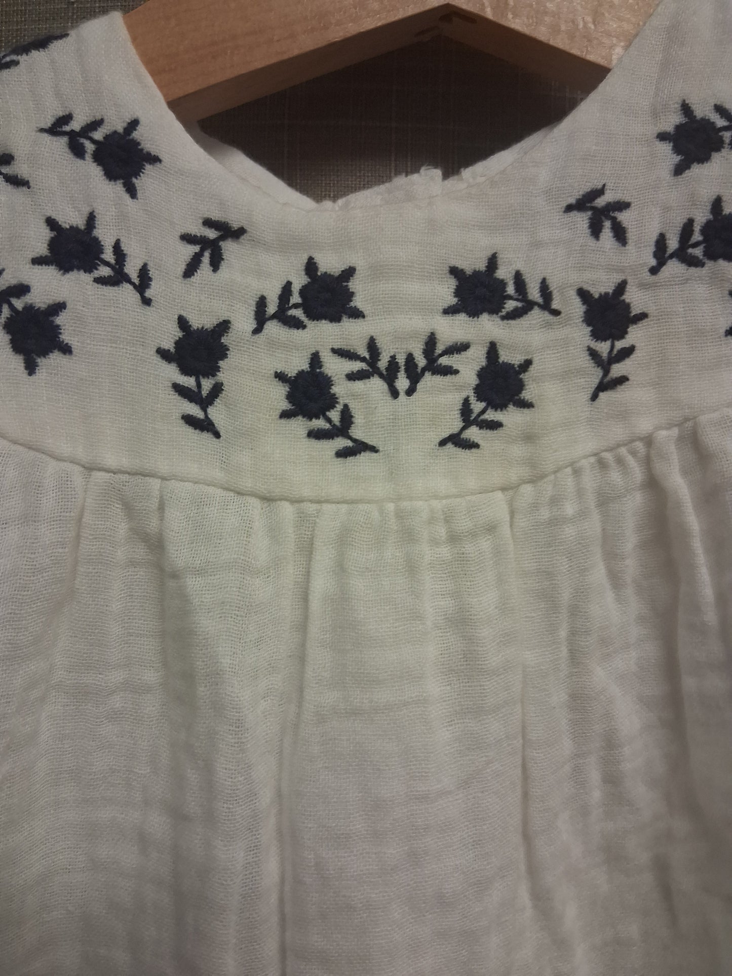 Matalan Girls White Embroidered Floral Sleeveless Romper Age 0-3 Months 100% Cotton