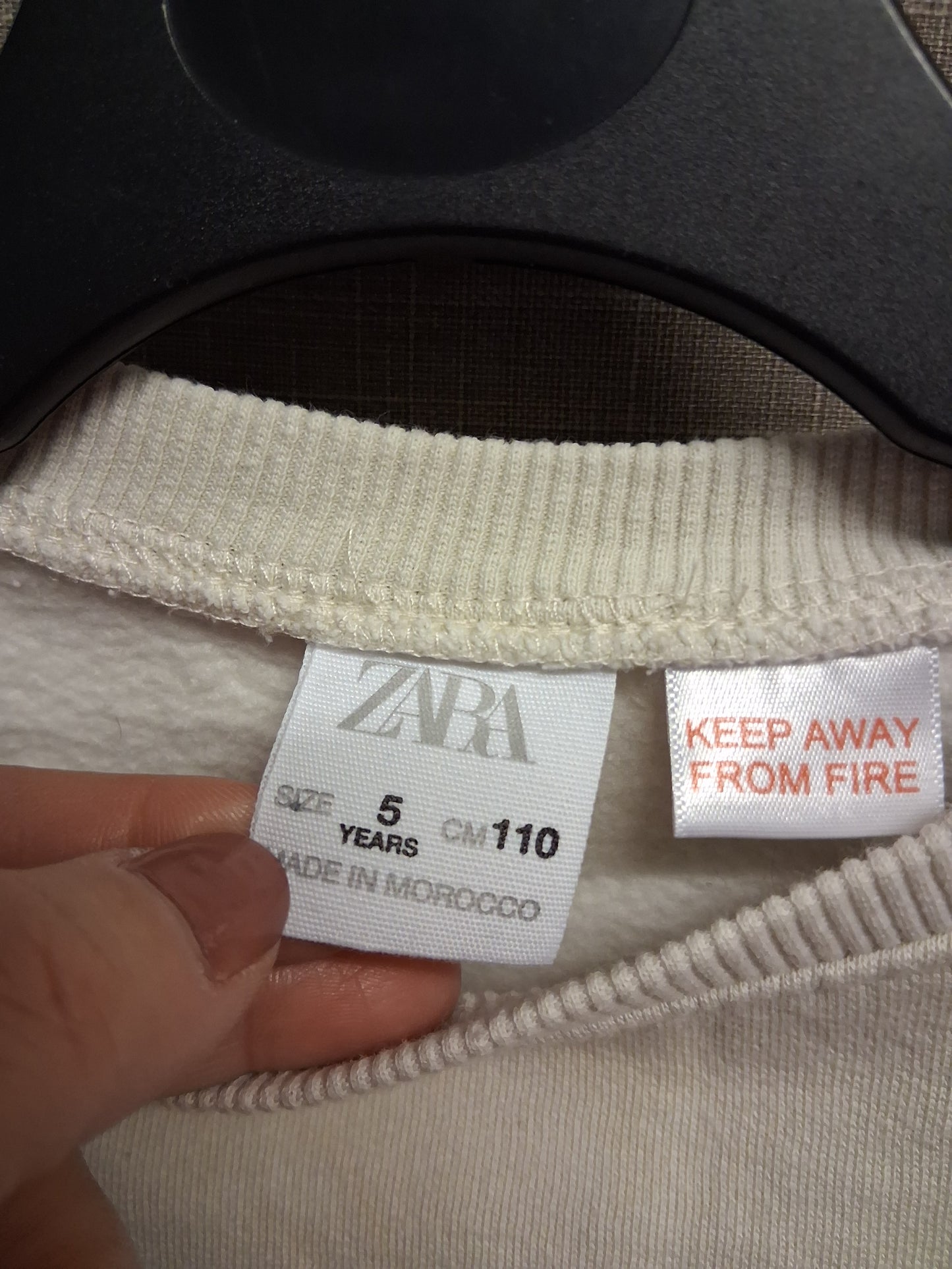 Zara Girls 3D Love Hearts Beige Sweater Jumper Age 5 Years
