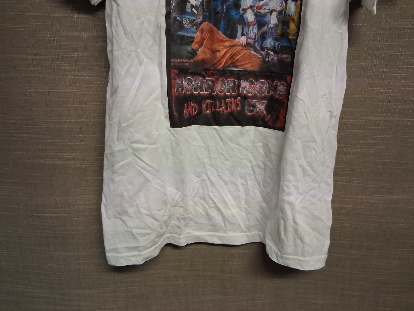 Fruit of the Loom Halloween Theme Horror Icons Size S Age 13-15 Years