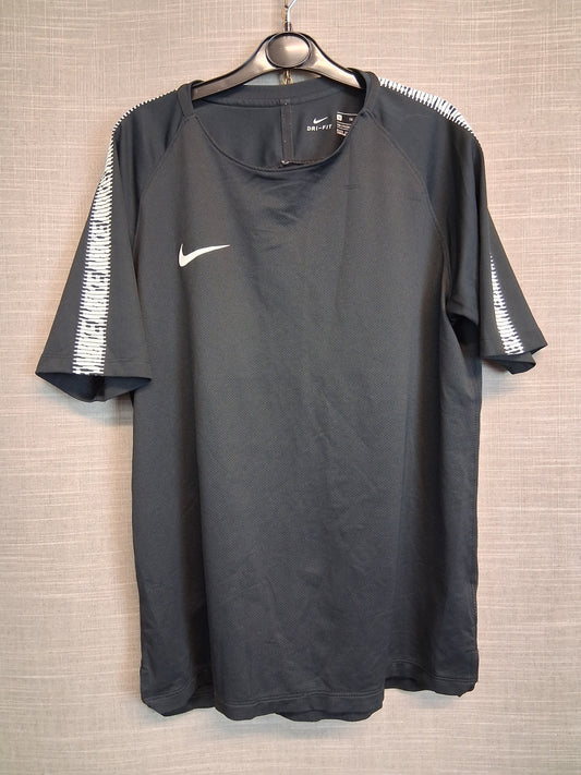 Nike Boys Black Short Sleeve T-Shirt Age 13-15 Years