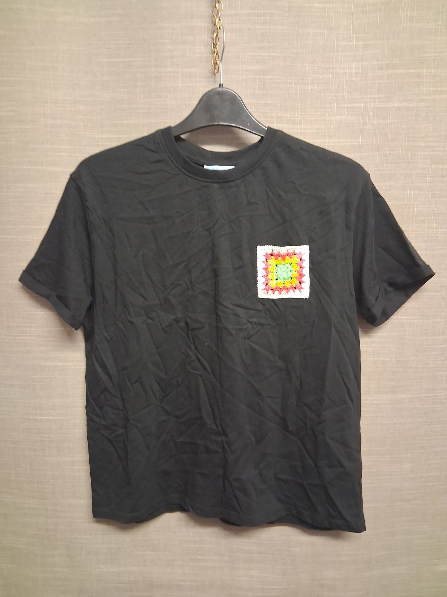 Primark Girls Black Short Sleeve T-Shirt Crochet Pocket Age 13-14 Years
