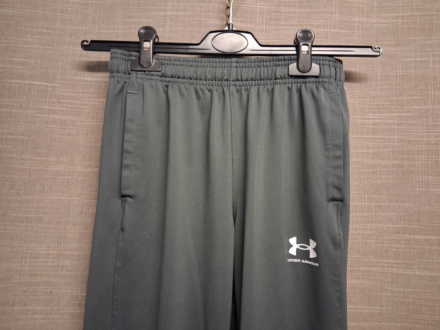 Under Armour Boys Grey Joggers Age 12-13 Years Youth Large