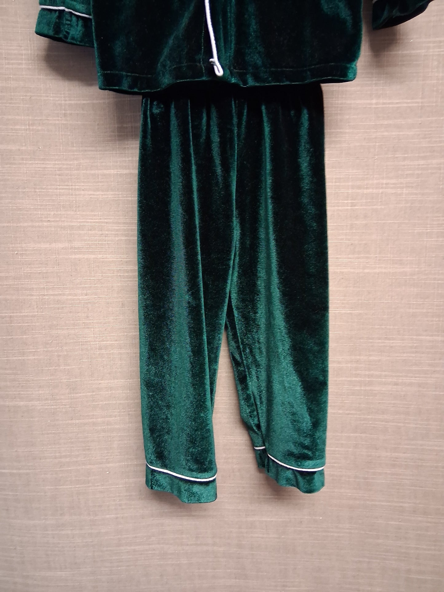Shein Kids Green Velour Pyjamas PJs 2 Piece Set Age 2-3 Years