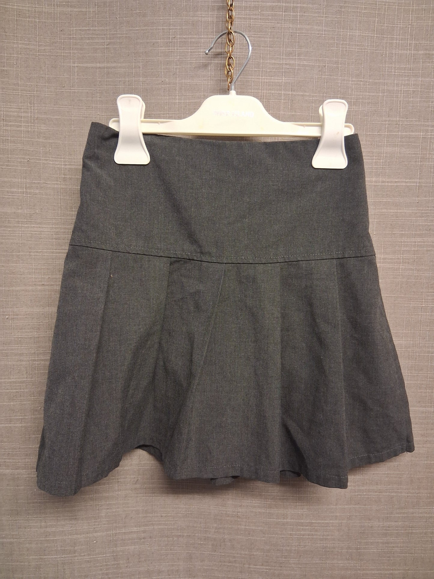 Marks and Spencer Girls Grey School Skirt Age 6-7 Years