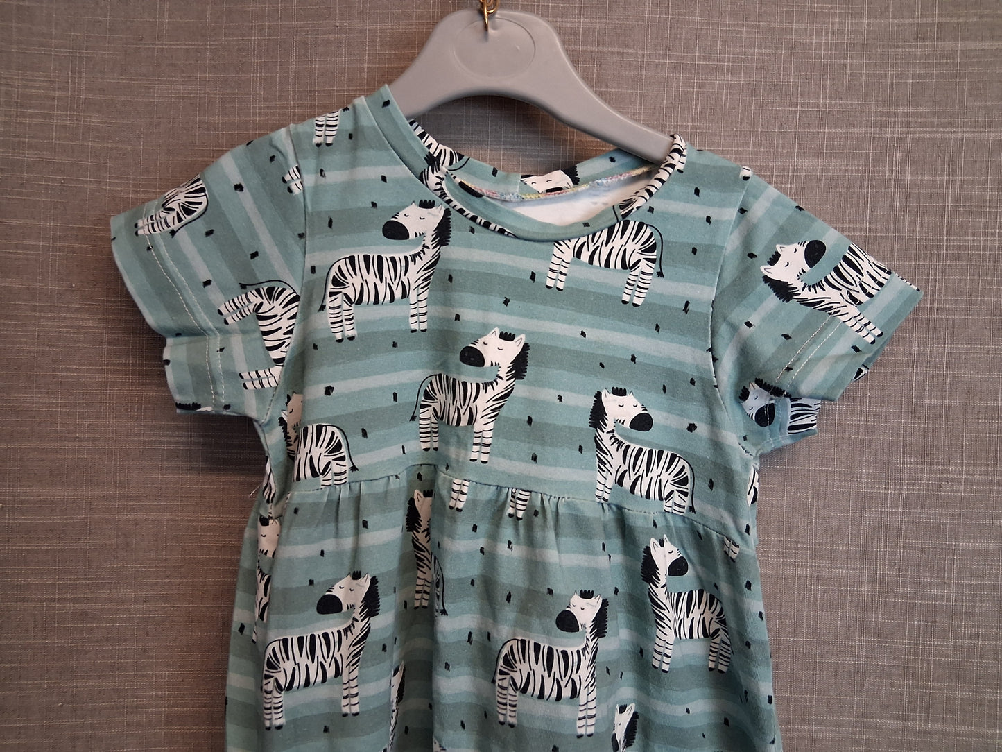 Girls Green Zebra Print Jersey Short Sleeve Dress Age 4 Years