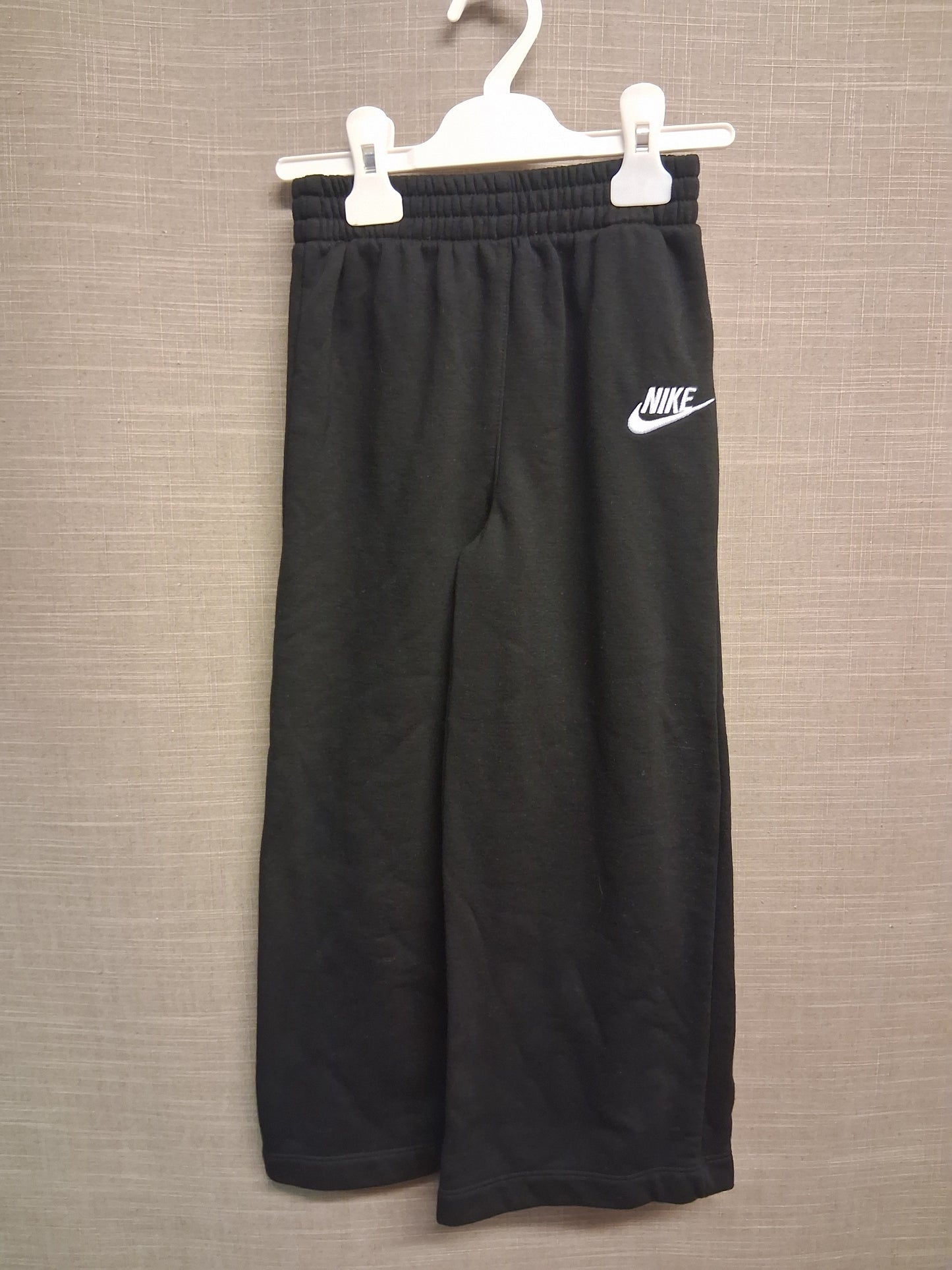 Nike Girls Black Wide Leg Jersey Joggers Age 5-6 Years