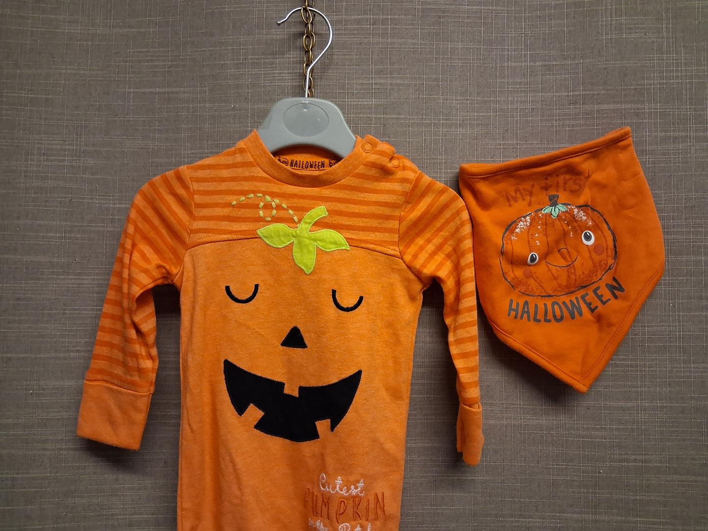 F&F Halloween Orange Pumpkin Sleepsuit Romper with Bib Age 0-3 Months