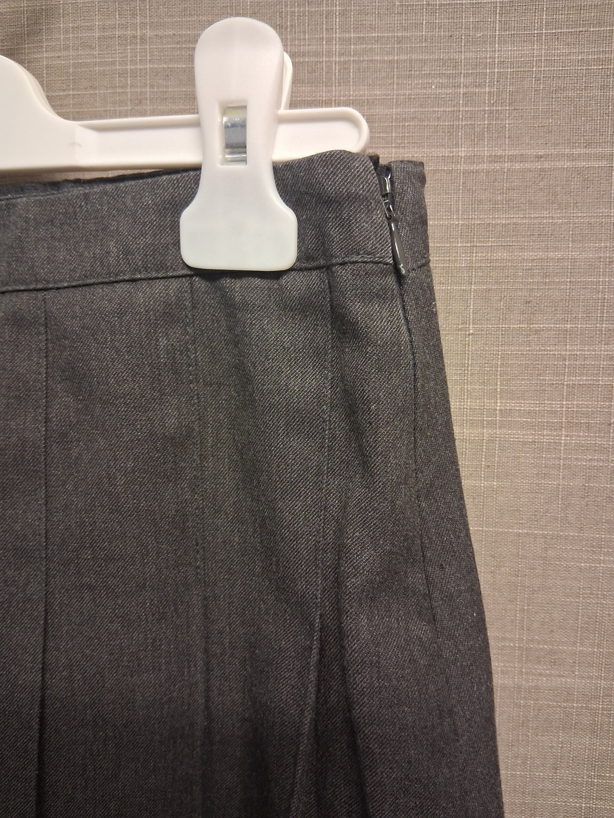 George Girls Grey Box Pleat School Skirt Age 9-10 Years