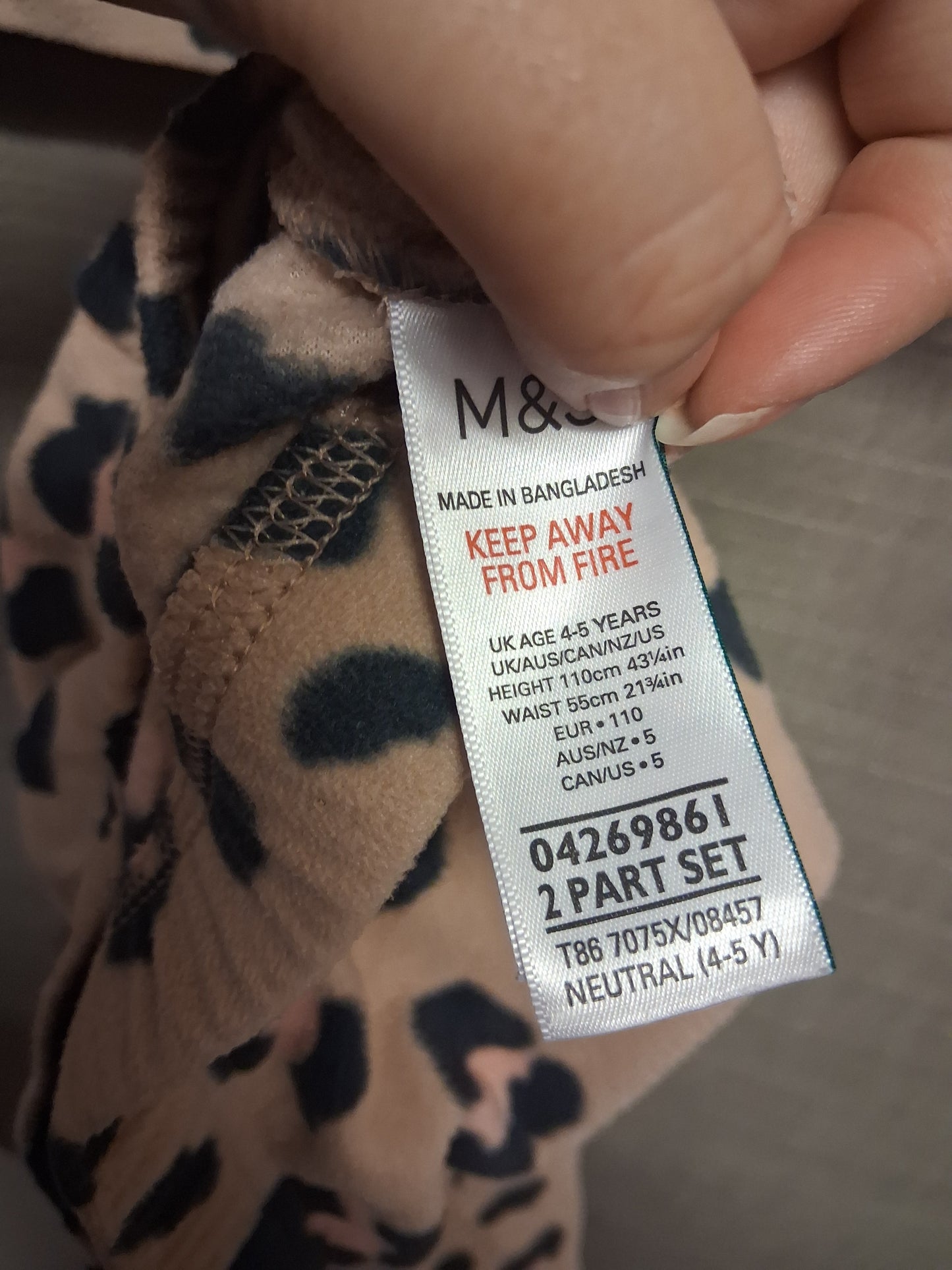 Marks and Spencer Girls Animal Print Plush Piece PJs Pyjamas Set Age 4-5 Years