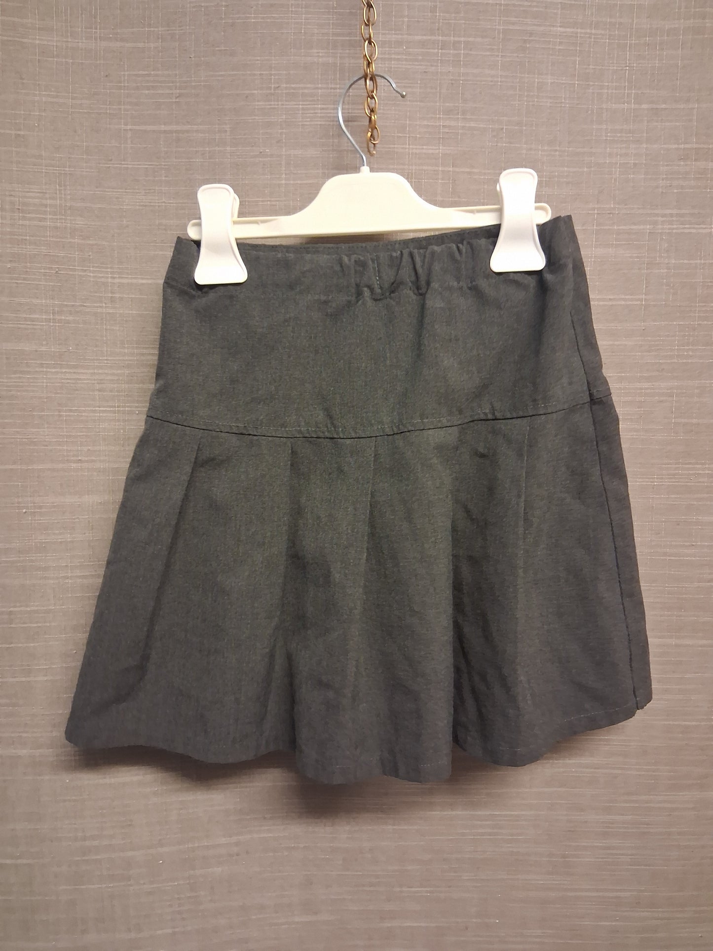 Marks and Spencer Girls Grey School Skirt Age 6-7 Years