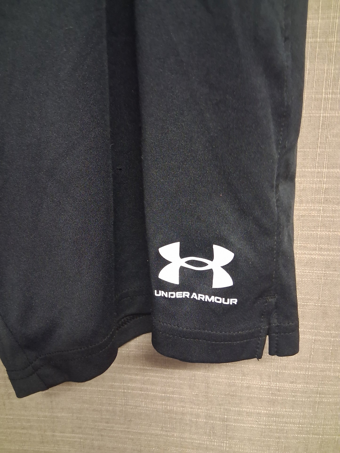 Under Armour Black Lightweight Shorts Age 13-15 Youth XL