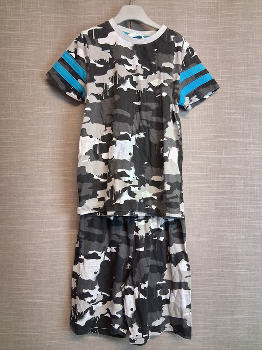 Marks and Spencer Pyjamas PJs 2 Piece Set Grey Camouflage T-Shirt Shorts Age 7-8 Years