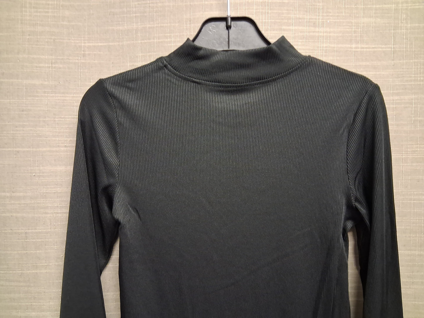 Nutmeg Girls Black Long Sleeve High Neck T-Shirt Age 8-9 Years New