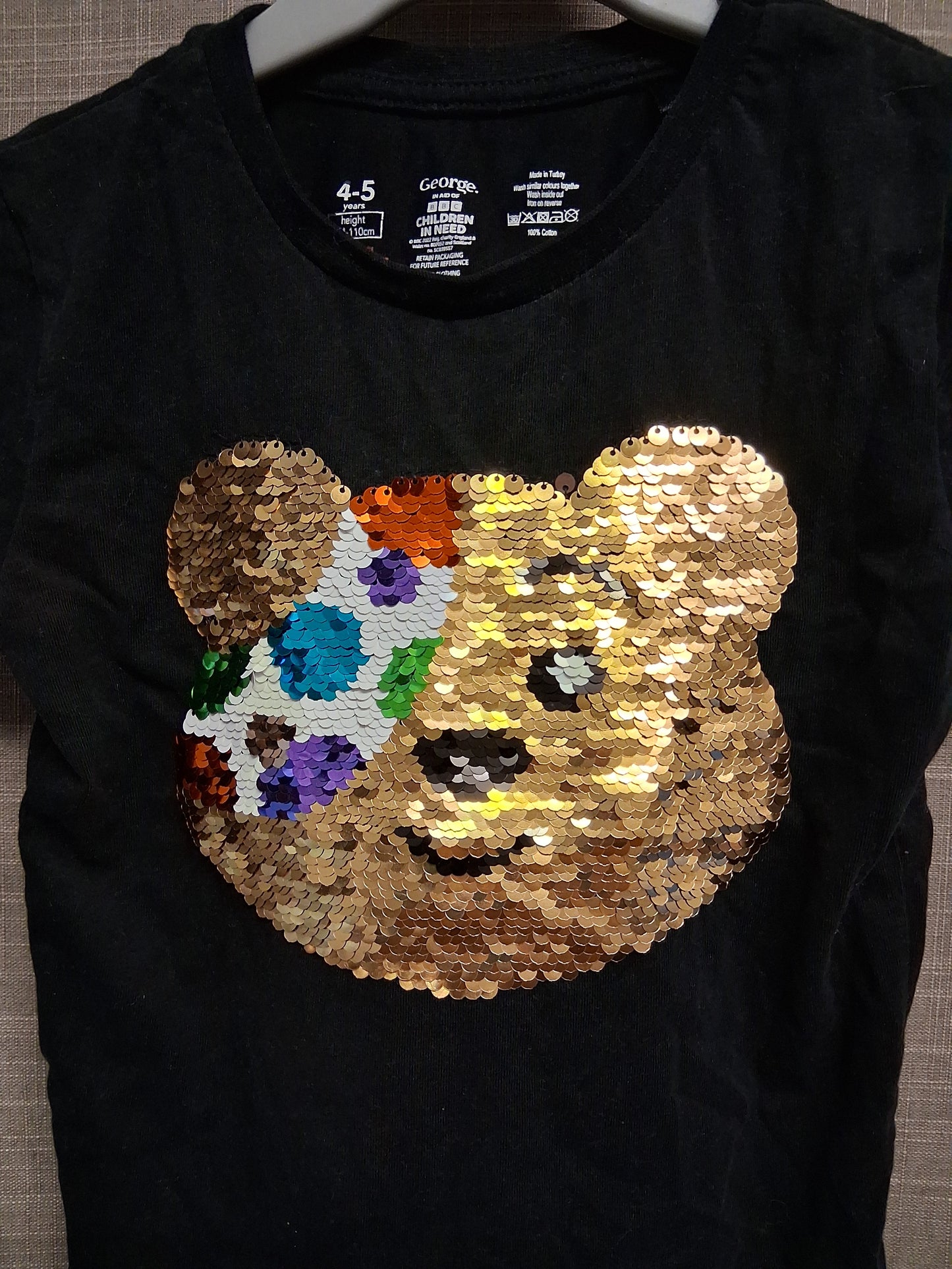 George Unisex "Pudsey" Children in Need Black Short Sleeve T-Shirt 2 way Sequins Age 4-5 Years