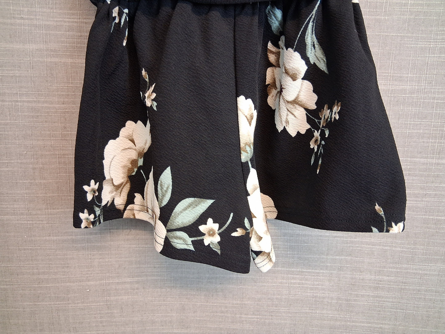 Shein Girls Black Floral Paperbag Shorts with Belt Age 7 Years